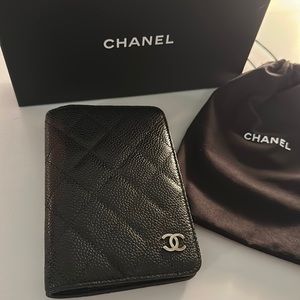 CHANEL Quilted Caviar PM Small Agenda Cover